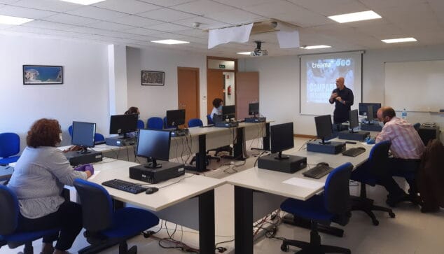Descubriendo fortalezas para encontrar empleo, en Creama con Belbin y Efesendra 1 Imagen: Participantes seleccionados de las becas Belbin