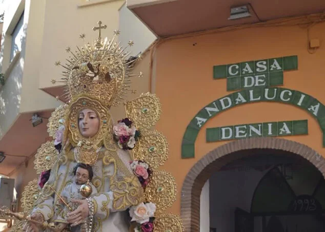 Imagen: Romería en honor a la Virgen del Rocío en Dénia
