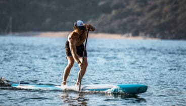 Surfista en la playa