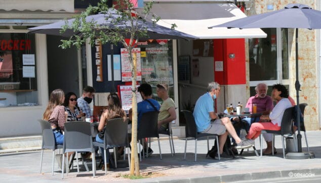 terrazas en el primer dia de fase 1