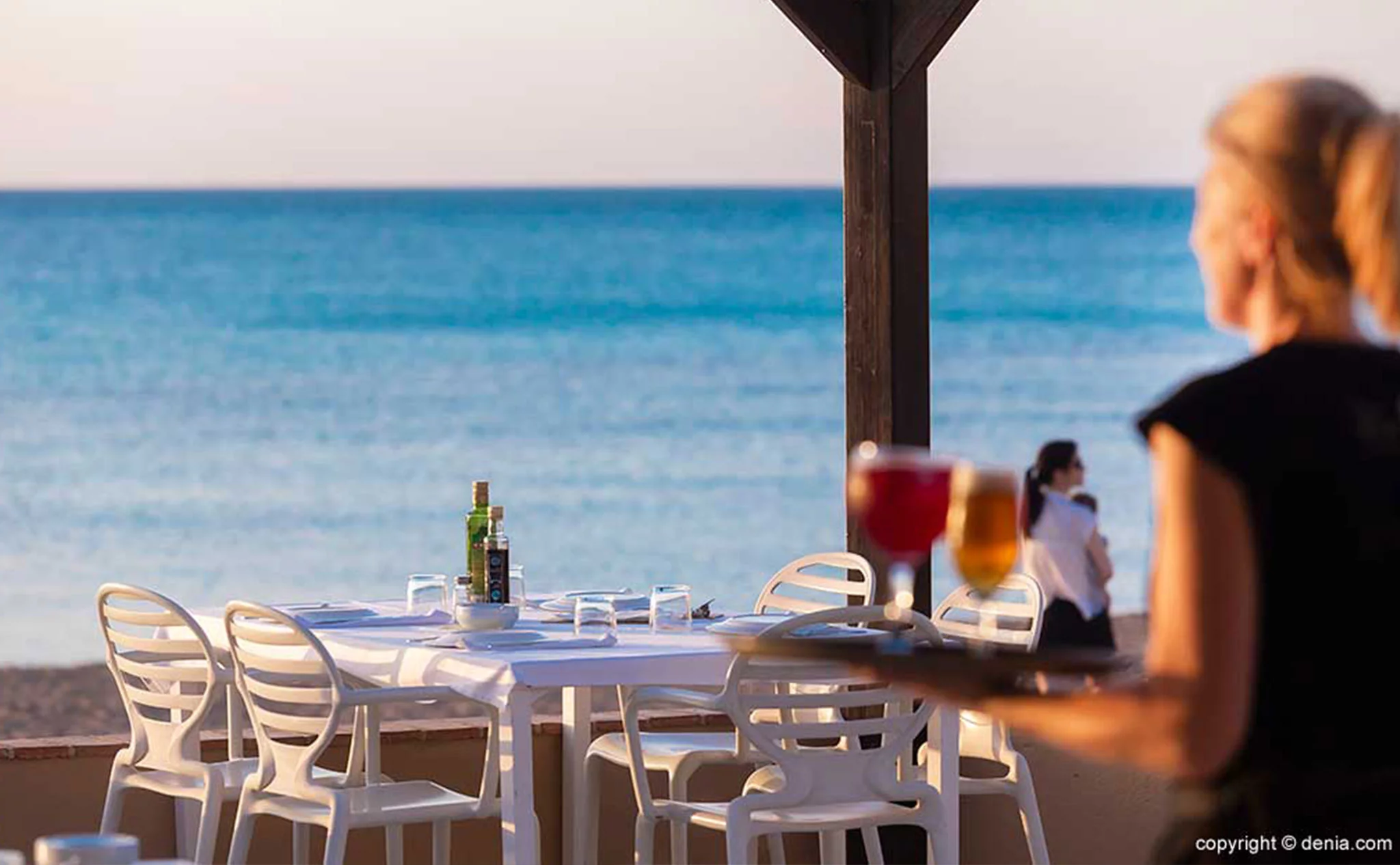 Mesa en la terraza – Restaurant Noguera