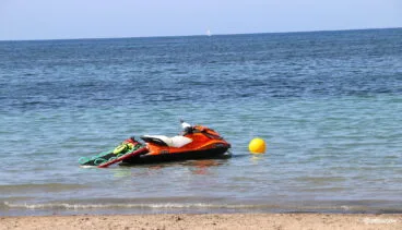 Moto de agua de socorrismo de Cruz Roja