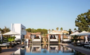 Vista de la piscina de Purobeach Dénia