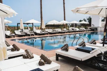 piscina purobeach denia