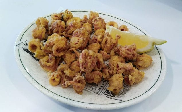 tapas en bodega del puerto