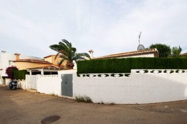 Vista exterior de un chalet en venta en Dénia – Euroholding