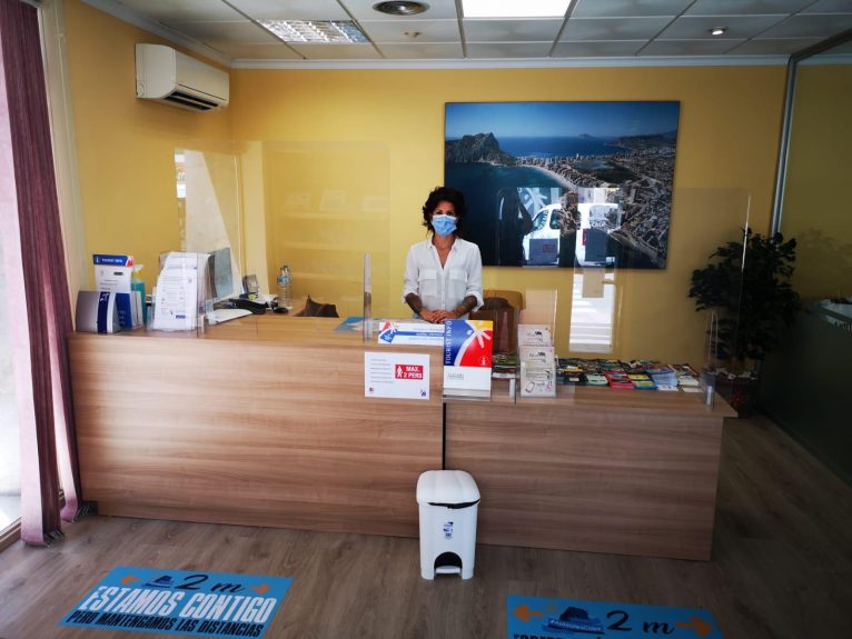 Student in a tourist office