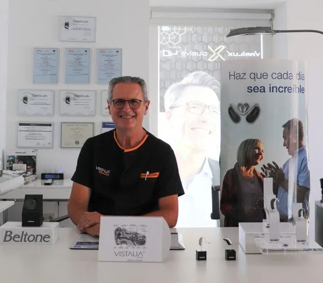 Imagen: Audífonos con batería y la última tecnología en Dénia - Óptica Benjamín