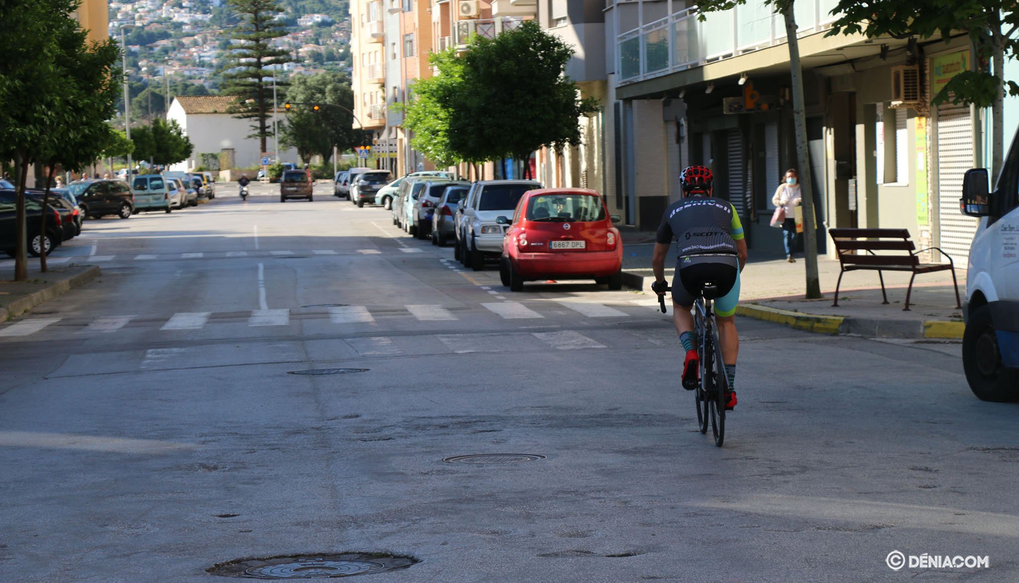 Ciclista en la calle Diana