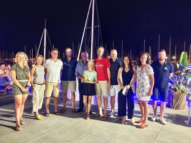 Imagen: Entrega de trofeos