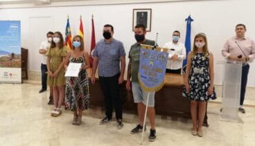 Entrega del banderín de mejor Llibret 2020 a la Falla Saladar