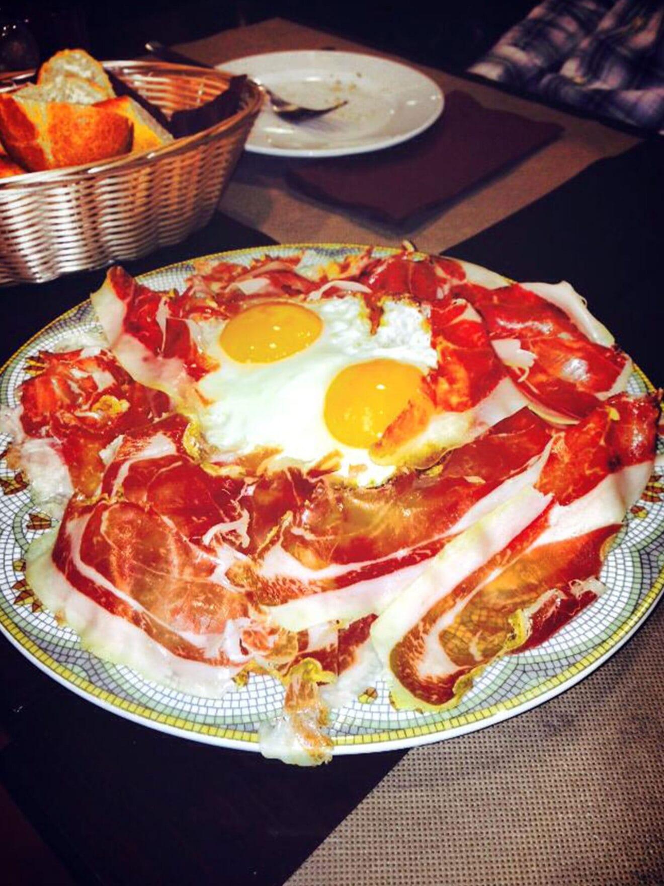 Huevos rotos con jamón - La Cuina de Pepa