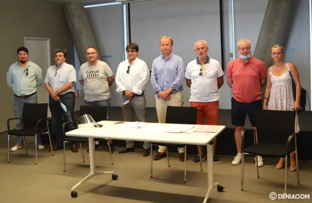 Presentada la nueva directiva que acompañará a Juan Benavente al frente del CD Dénia 1 Imagen: Junta Directiva del CD Dénia