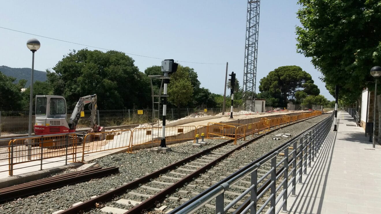 Obras en andenes del TRAM