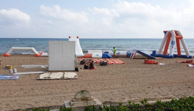 Imagen: Parque acuático a unos metros de las viviendas