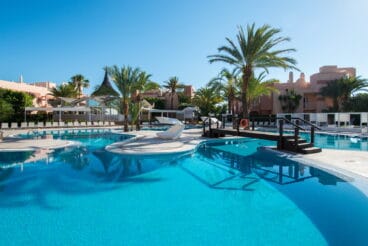 Piscina en Oliva Nova