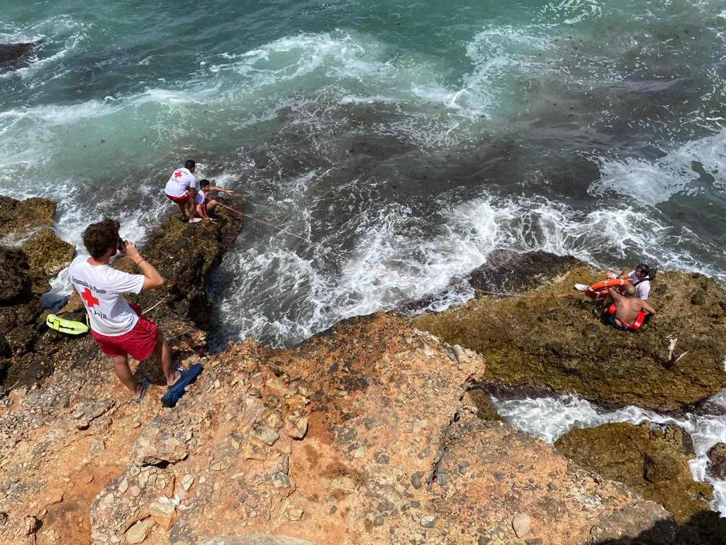Rescate bañista en Les Rotes