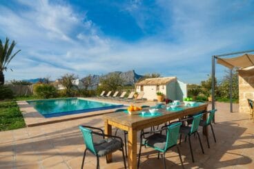 Vistas a la montaña en una casa de vacaciones para seis personas en Dénia – Aguila Rent a Villa