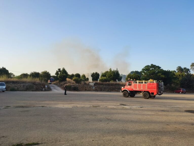 Camión de bomberos en Torrecremada