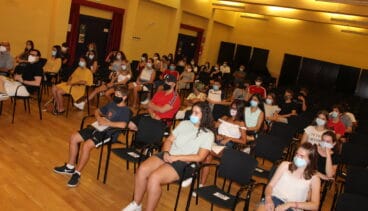 alumnos en el aula de la casa de la cultura