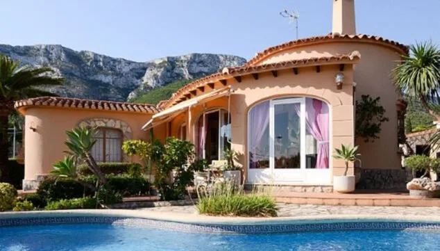 exterior chalet venta denia zona paidos euroholding