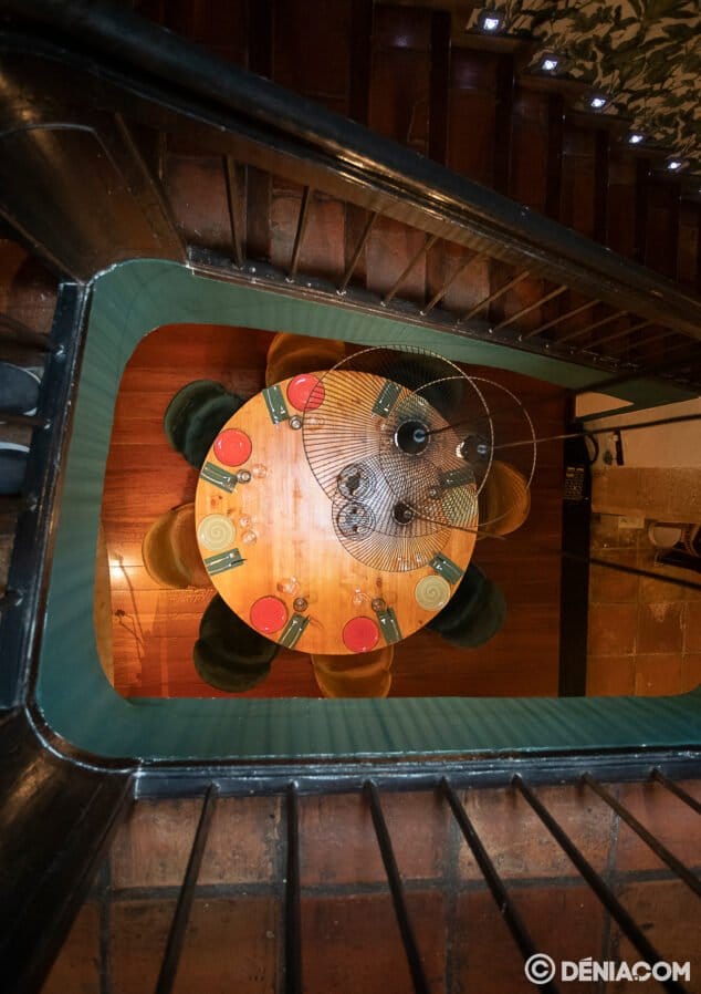 vista desde arriba escalera la chula de cavallers