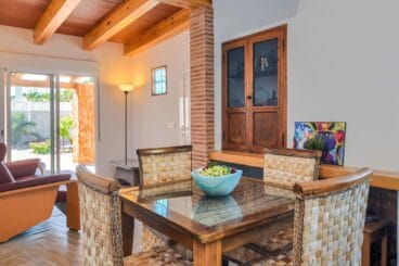 Comedor de una casa de alquiler en Dénia – Aguila Rent a Villa