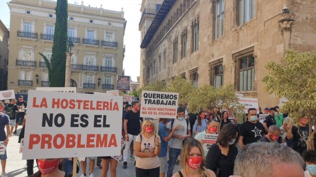 Imagen: Concentración de hosteleros en Valencia