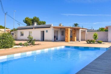 exterior casa alquiler cuatro personas denia aguila rent a villa