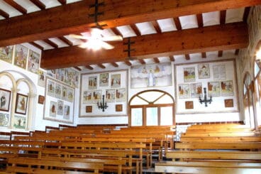 Interior de la ermita del Pare Pere | Imagen: Tino Calvo