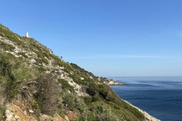 Vista de la Torre del Gerro desde la Cova Tallada