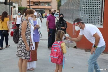 Los alumnos del Pou de la Muntanya vuelven a las aulas | Tino Calvo
