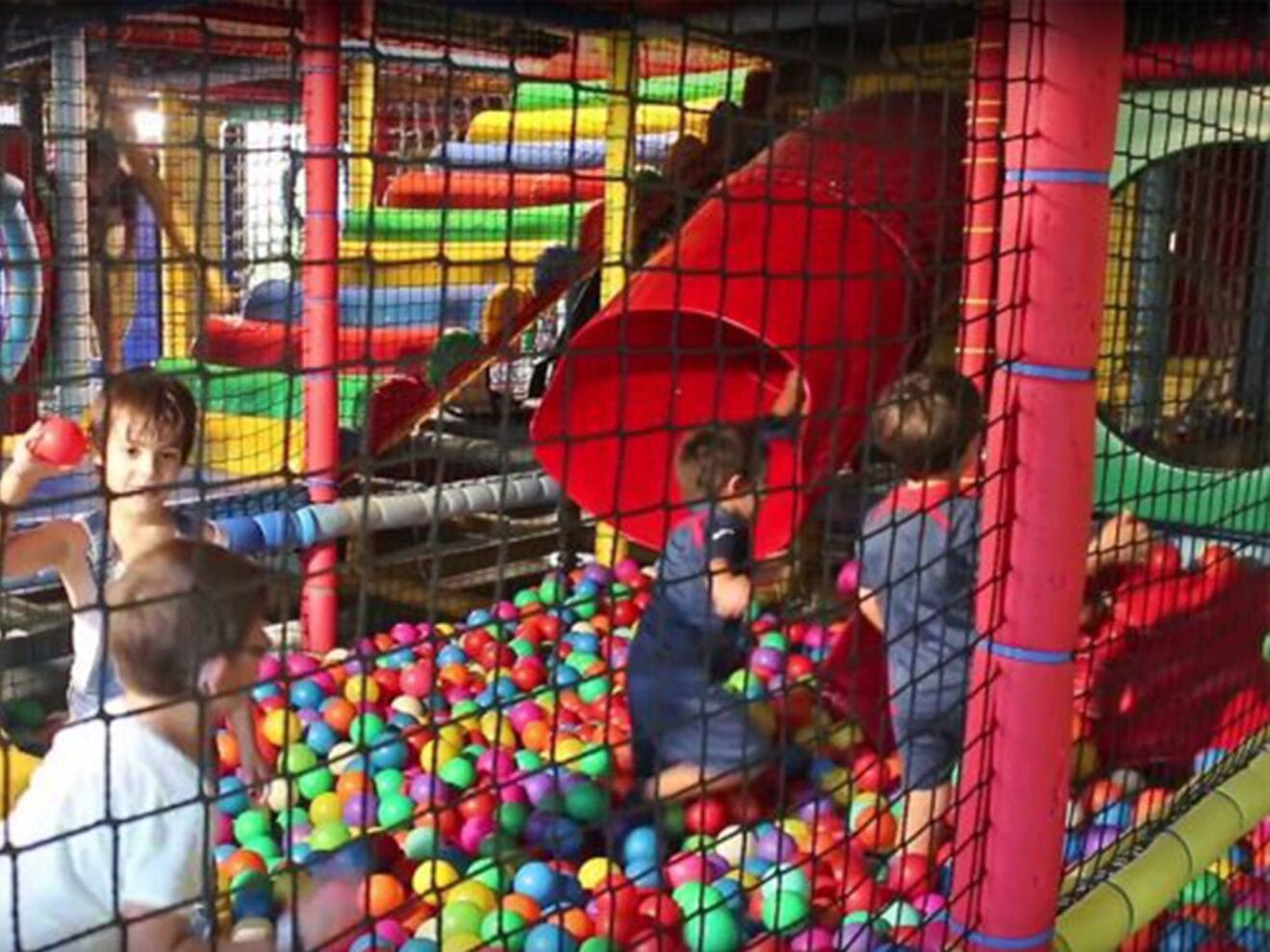 Parque de bolas en Dénia - Mon Blau