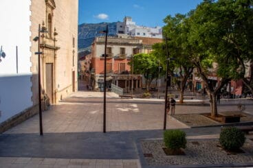 plaza de la constitucio frente al ayuntamiento de denia