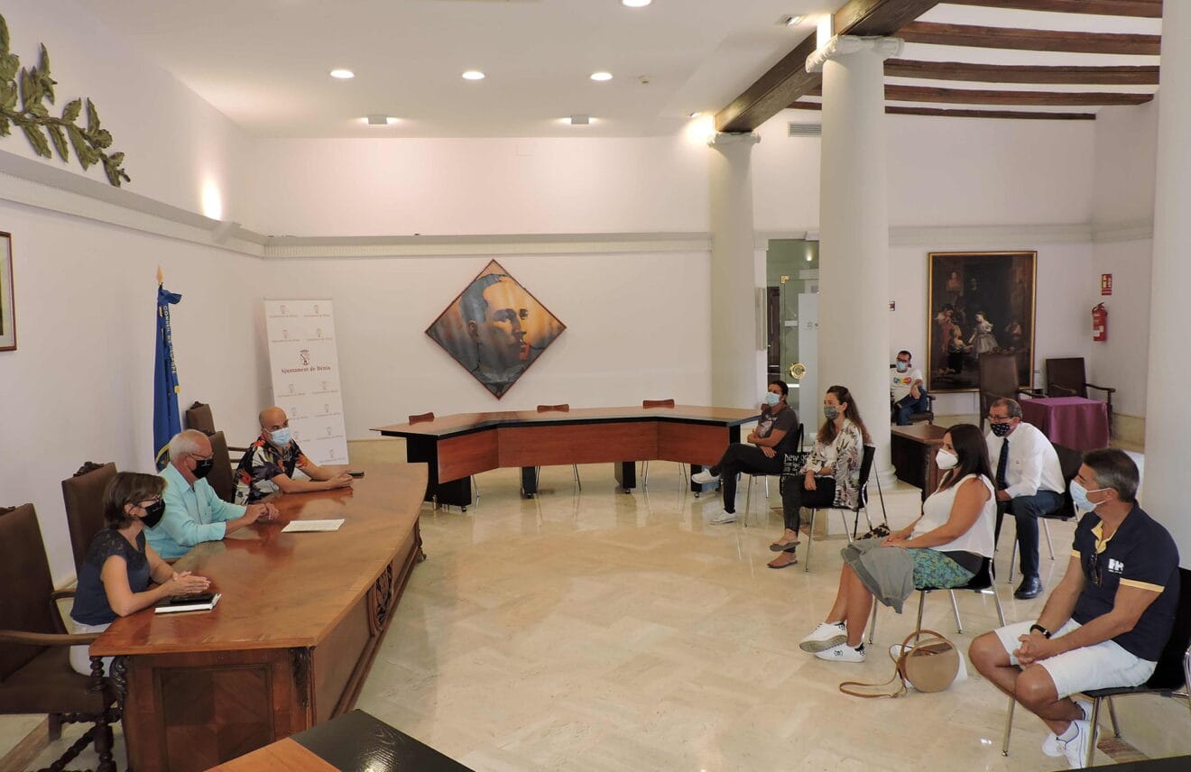 Reunión sobre la peatonalización de la Calle Campo