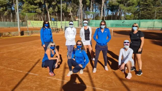 Las veteranas y veteranos del Club de Tenis de Dénia se alzan con tres victorias 2 Imagen: C.T Las Vegas B vs C.T.Denia B +45 veteranas
