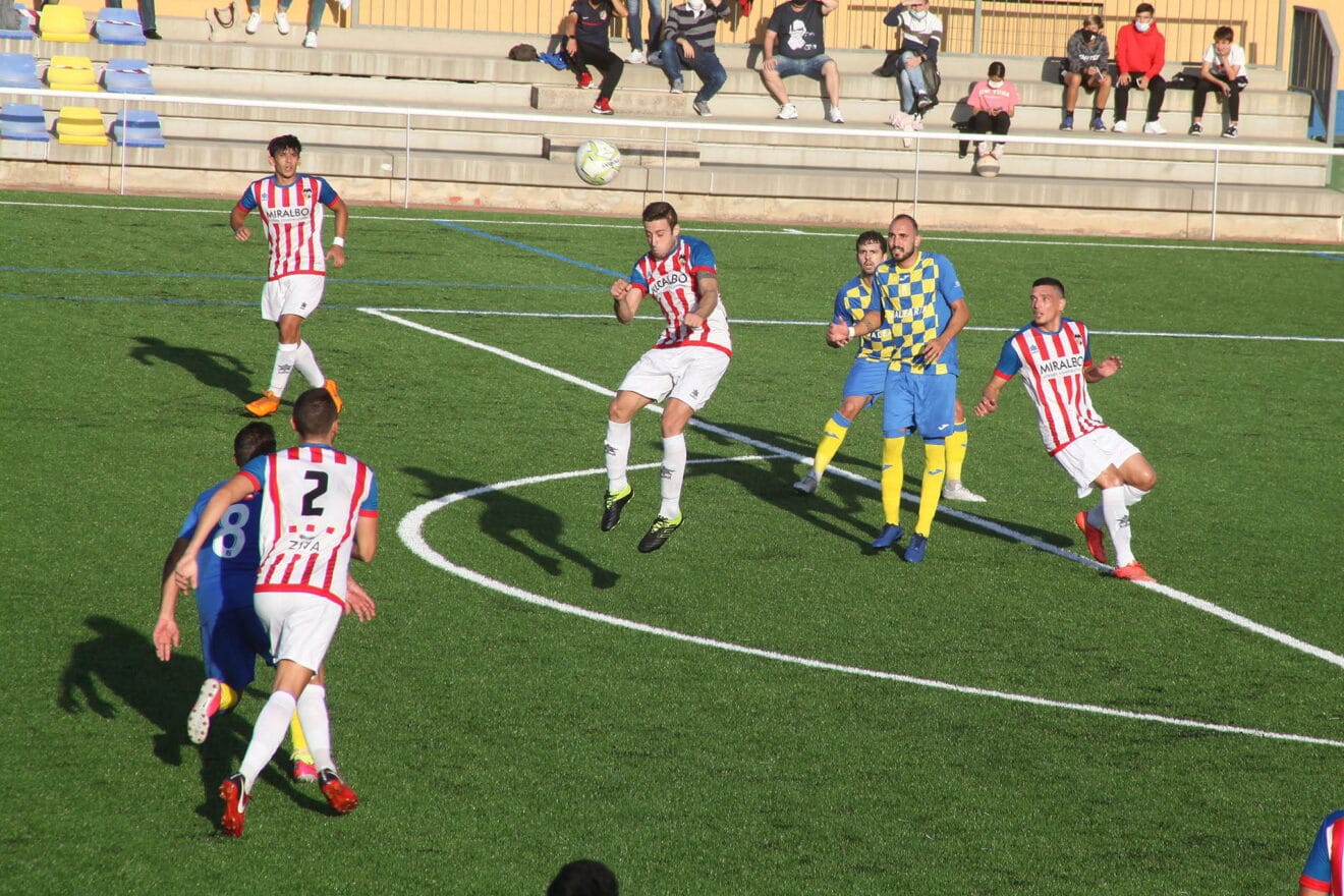 Cabezazo de Ferrán del CD Jávea | Tino Calvo