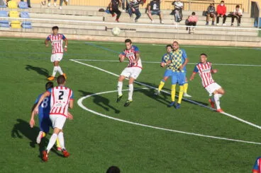 Cabezazo de Ferrán del CD Jávea | Tino Calvo