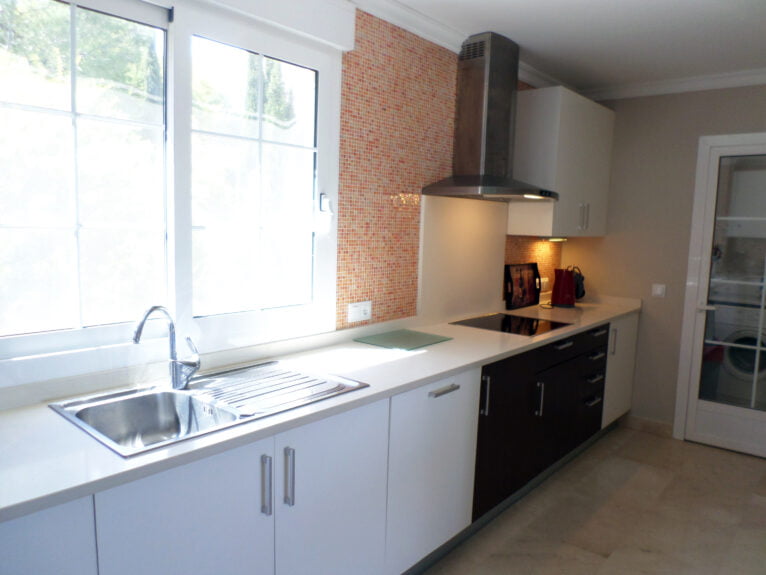 Keuken van een penthouse te koop in La Sella - Promociones Denia, SL