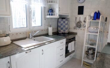 Cocina de una villa en venta junto al campo de golf La Sella – Promociones Denia S.L.