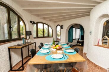 comedor chalet vacaciones ocho personas denia aguila rent a villa