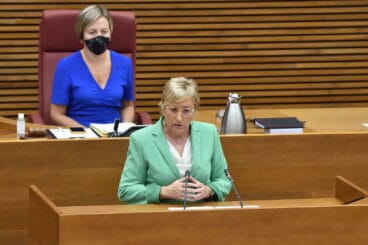 comparecencia en les corts de la consellera ana barcelo