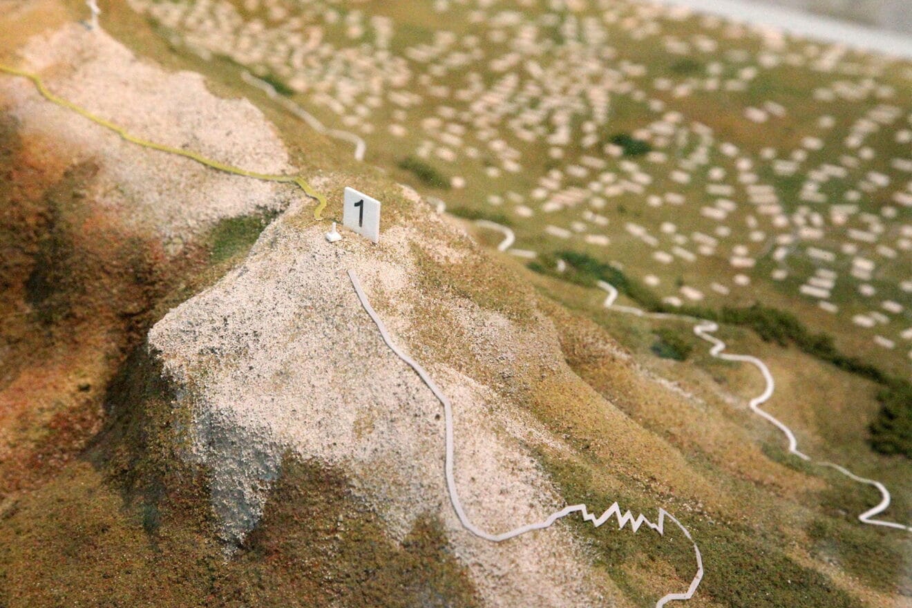 Detalle de una maqueta del Montgó en el Centre d'Interpretació del Parc Natural en Dénia