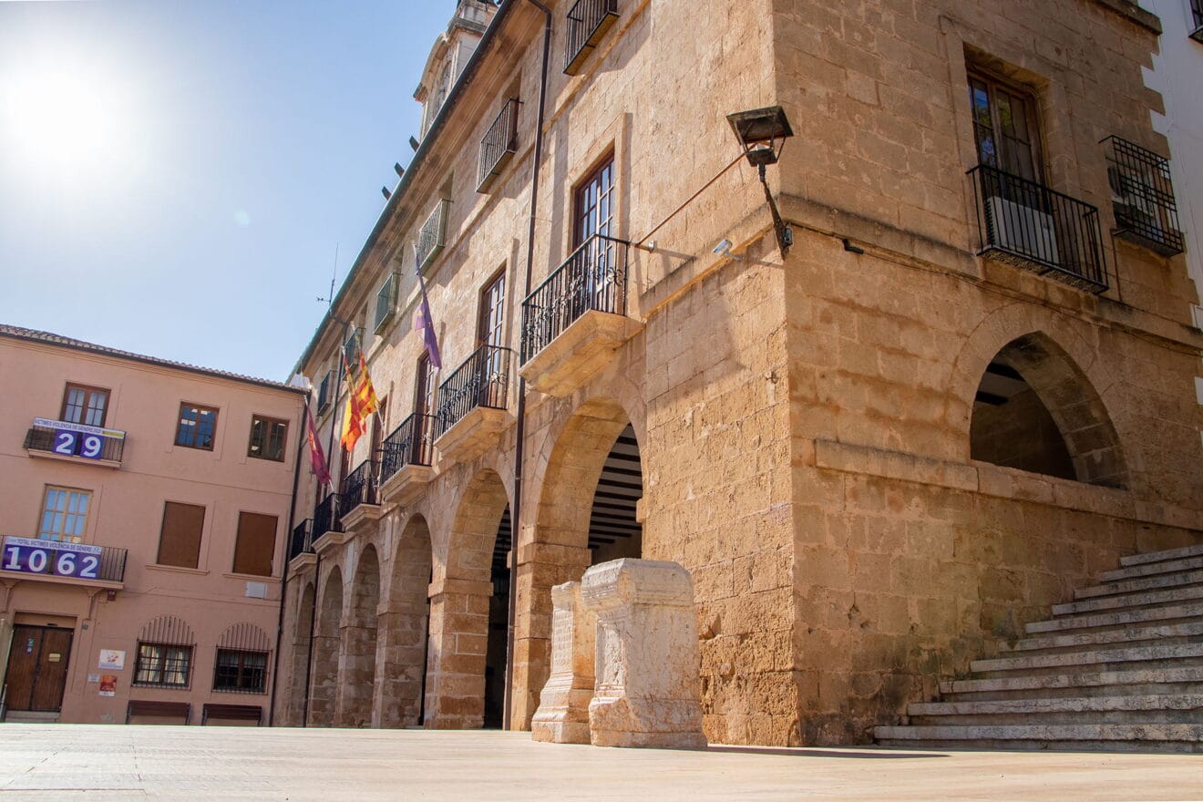 Fachada del consistorio dianense