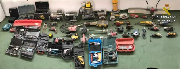 Imagen: Herramientas recuperadas en Calp