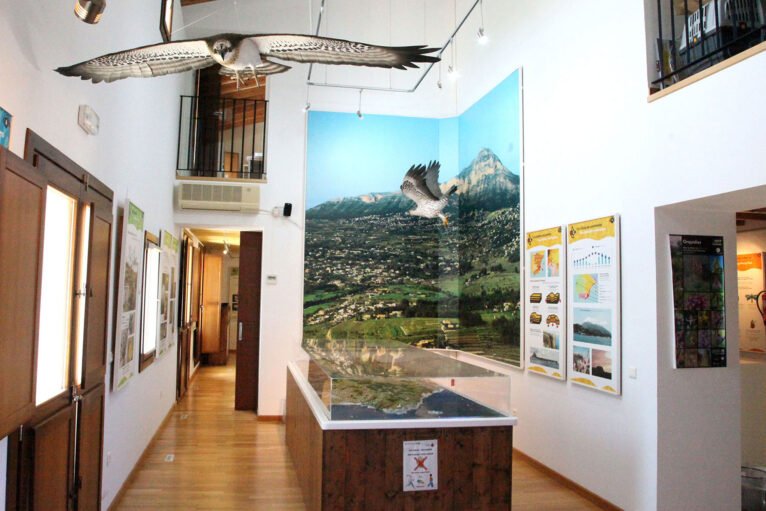 Interior de la exposición permanente del Centro de Interpretación del Parque Natural del Montgó