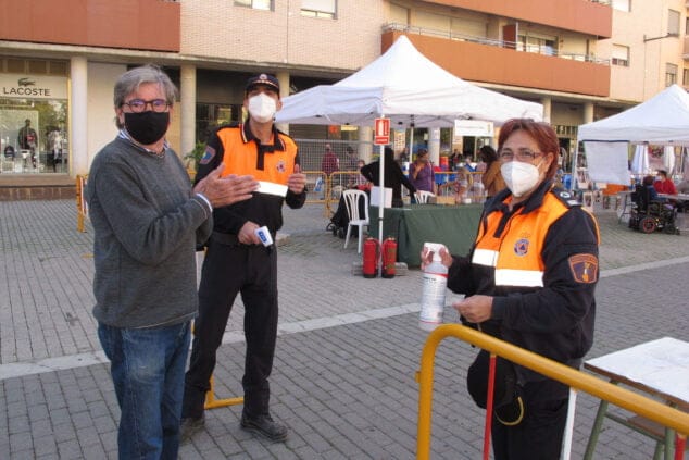 seguridad en la entrada de la fira de les associacions de 2020 tino calvo
