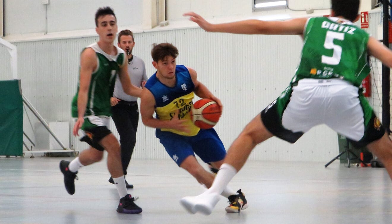Victoria del Dénia Básquet frente al Innova Mutxamel