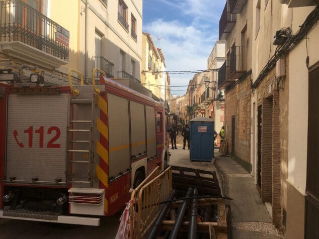 Imagen: Actuación de los bomberos ante la fuga de gas de carrer Major