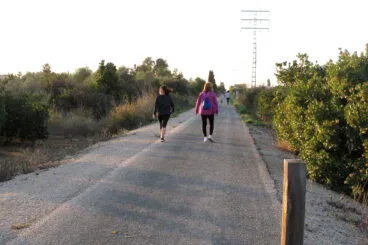Caminantes por la Via Verda de Dénia